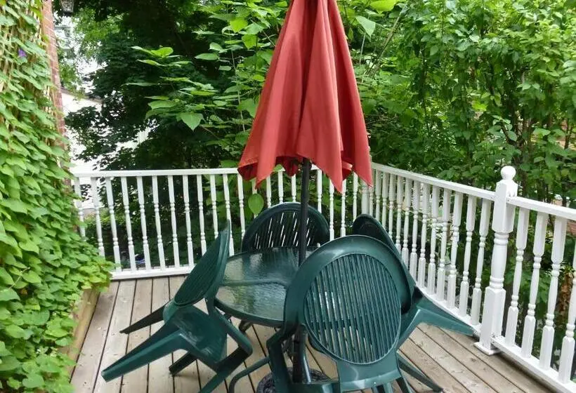 バルコニー付きスタンダードルーム, Auberge King Edward Bed And Breakfast