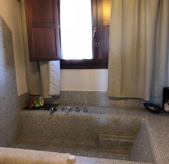 سوییت لوکس, Giardino Di Rebecca