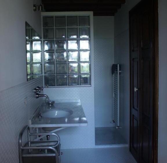 اتاق کلاسیک سه تخته, Giardino Di Rebecca