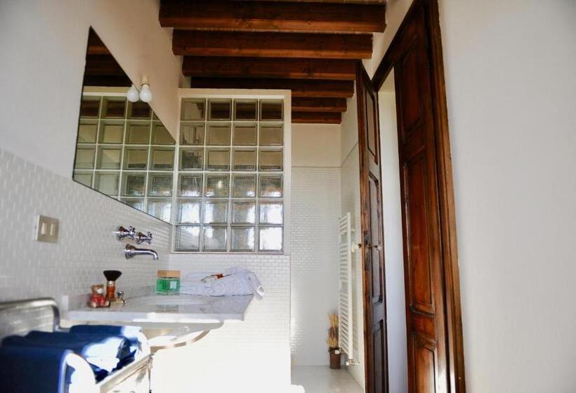 اتاق کلاسیک سه تخته, Giardino Di Rebecca