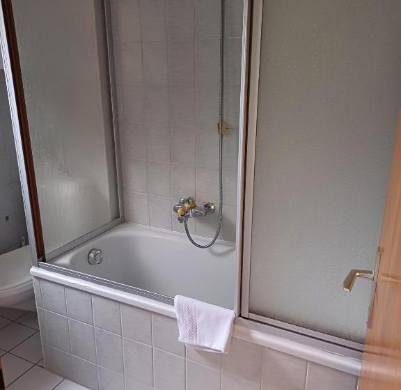 غرفة قياسية ثلاثية, Hôtel Garni Les Bouquetins