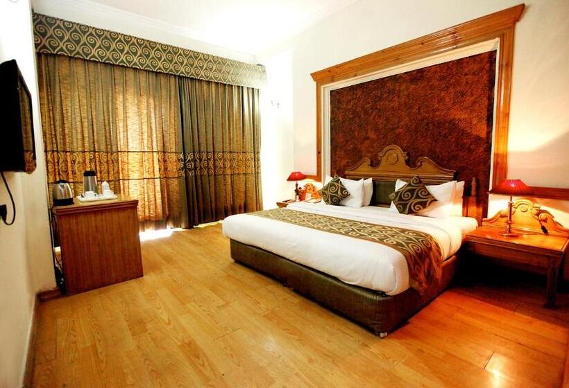 Номер Deluxe, K.c.cross Road