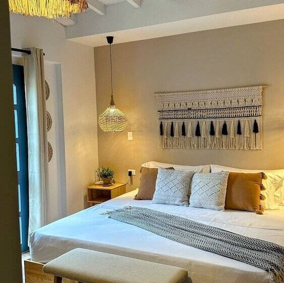 جناح, Luum Boutique