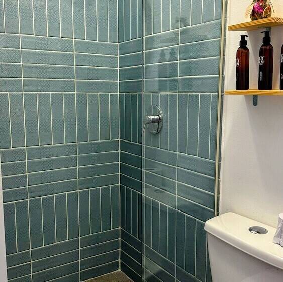 جناح, Luum Boutique