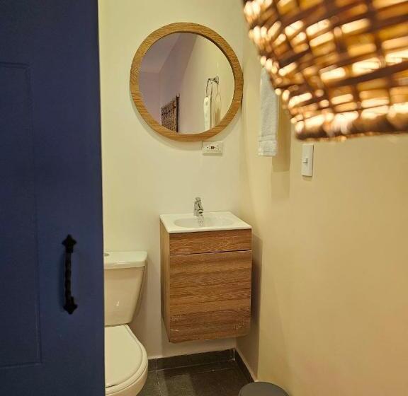 جناح, Luum Boutique