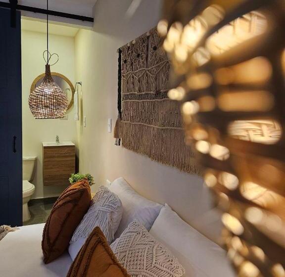 جناح, Luum Boutique