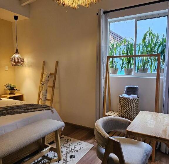 جناح, Luum Boutique