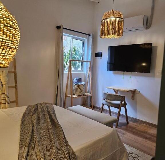 جناح, Luum Boutique