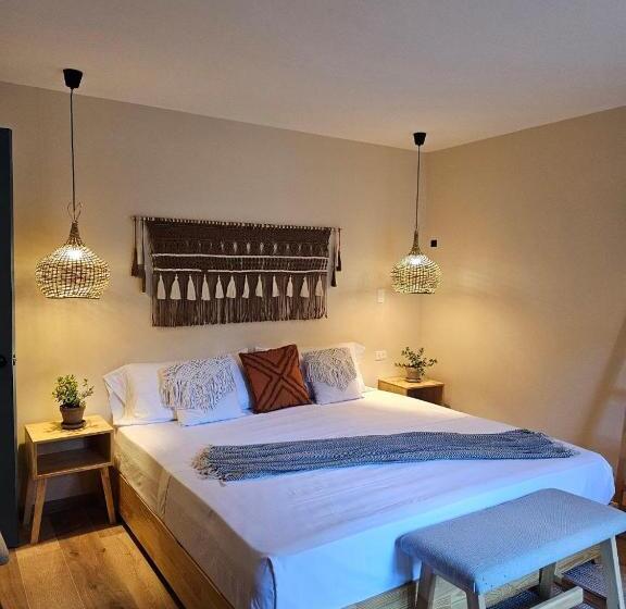 جناح سرير كينج, Luum Boutique