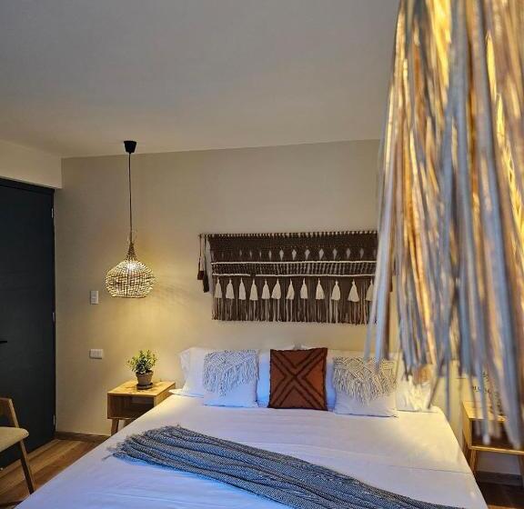 جناح سرير كينج, Luum Boutique