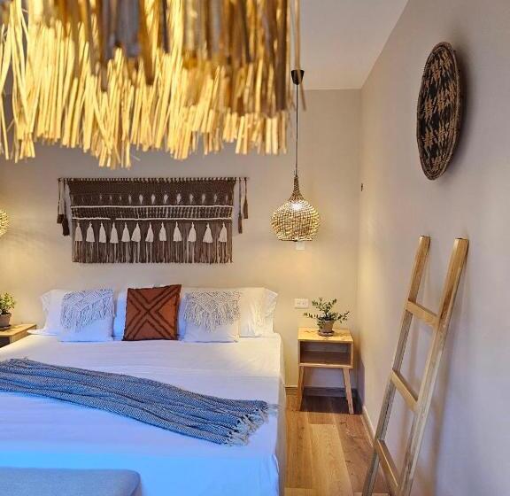 جناح سرير كينج, Luum Boutique