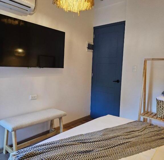 جناح مطل على المدينة, Luum Boutique