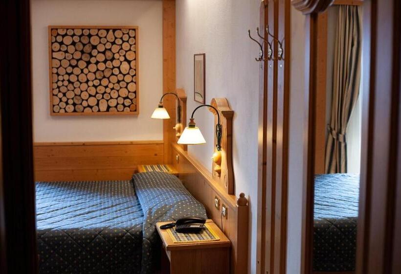 Номер Стандарт Вид на Горы, Posta