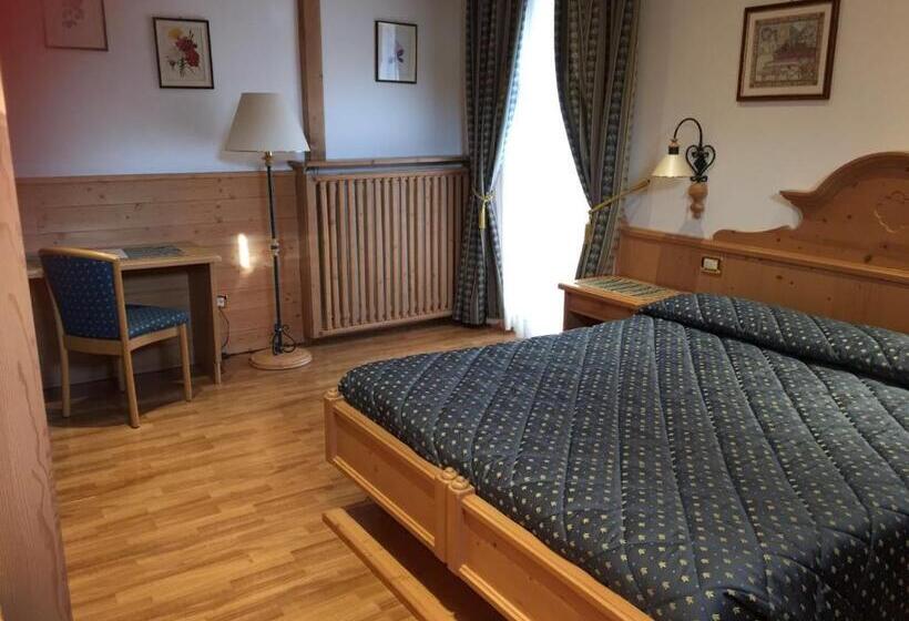 Номер Стандарт Вид на Горы, Posta