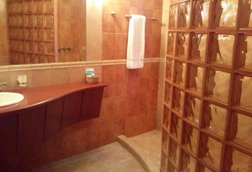 اتاق استاندارد با بالکن, West Bay Colonial