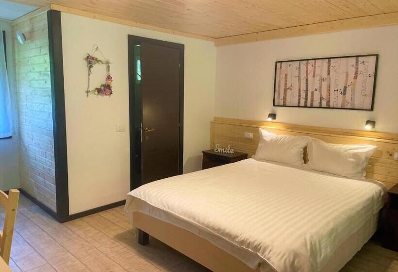 غرفة سوبيريور, Frații Jderi Utopia Verde