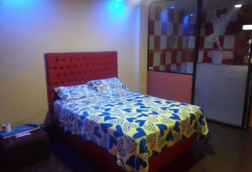 Standard-invahuone, Hostal Aventura
