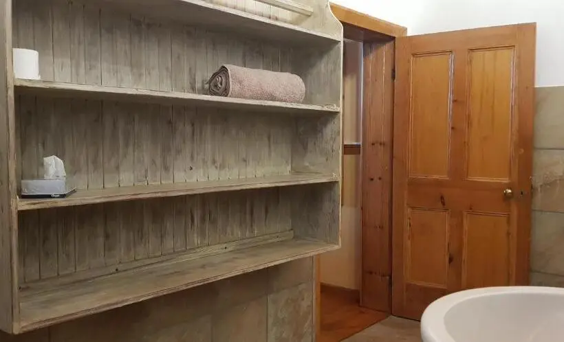 デラックススイート, Uniondale Guest Lodge