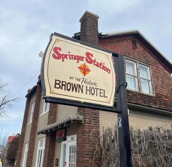バス共有のスタンダードルーム, Springer Station