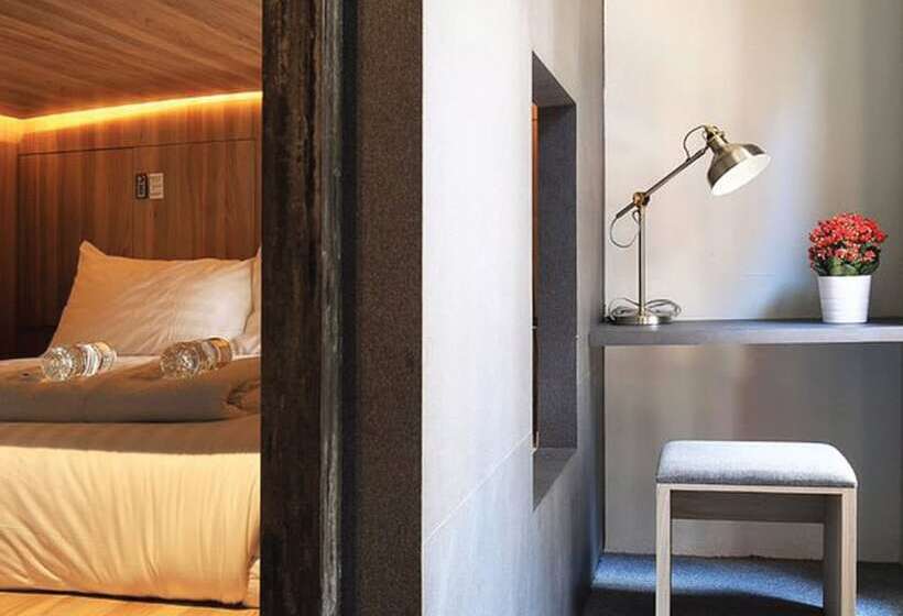 تختخواب در اتاق مشترک, Cube Boutique Capsule Hotel At Chinatown