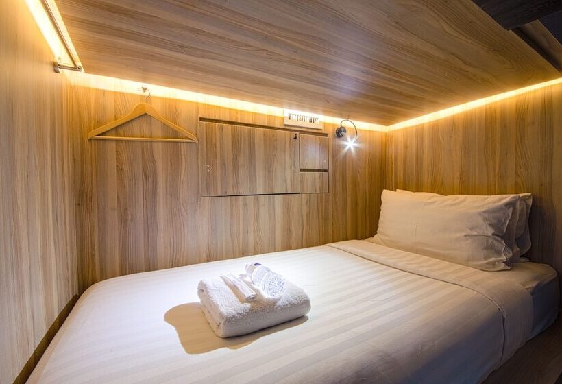 تختخواب در اتاق مشترک, Cube Boutique Capsule Hotel At Chinatown