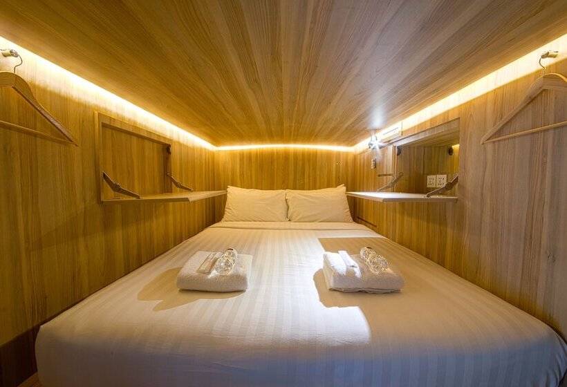 تختخواب در اتاق مشترک, Cube Boutique Capsule Hotel At Chinatown