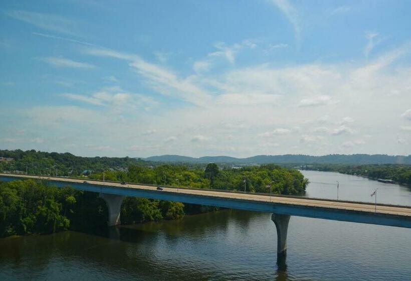 １ベッドルームハウス, Bluff View Inn