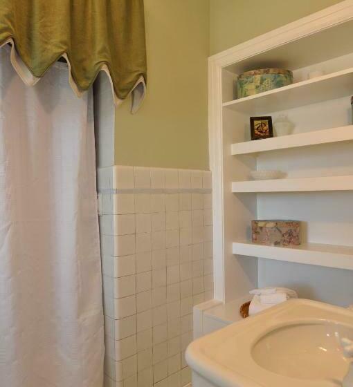 １ベッドルームハウス, Bluff View Inn