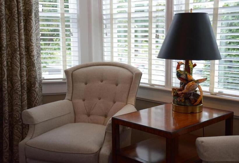 １ベッドルームハウス, Bluff View Inn