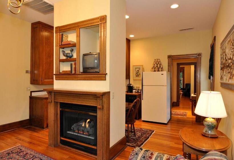 キングサイズベッドのスイートルーム, Bluff View Inn