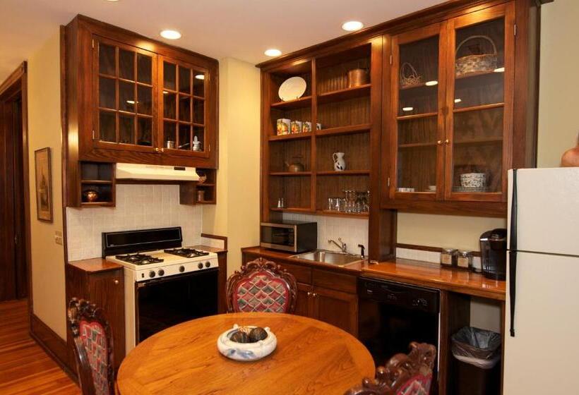 デラックススイート, Bluff View Inn