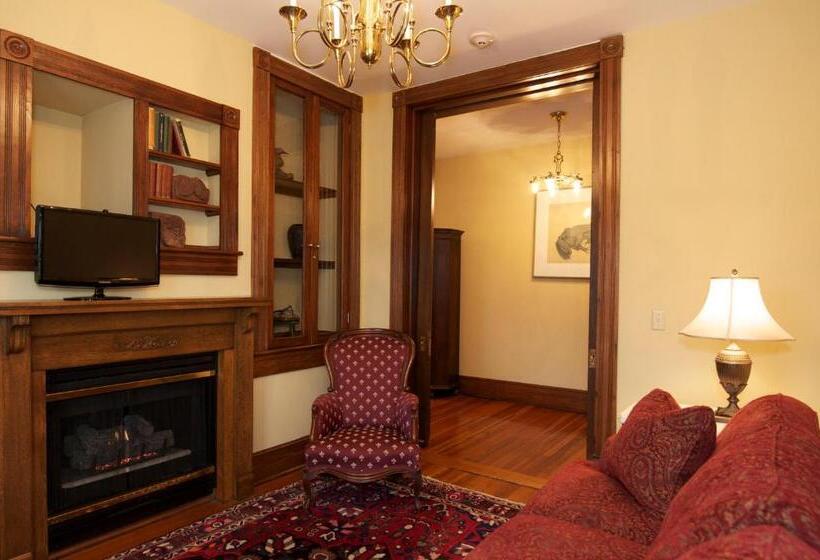 デラックススイート, Bluff View Inn