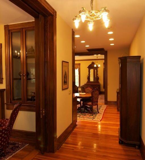 デラックススイート, Bluff View Inn