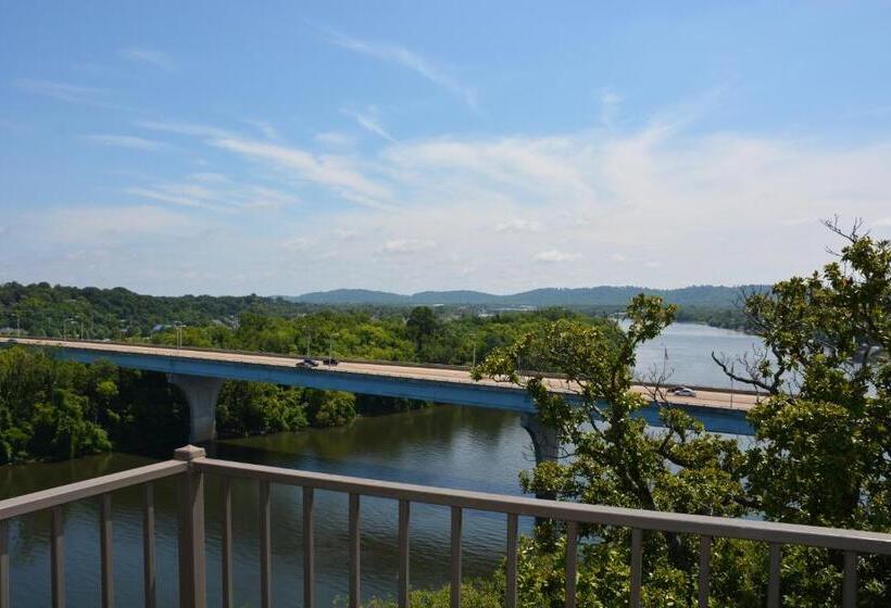 キングサイズベッドのスイートルーム, Bluff View Inn