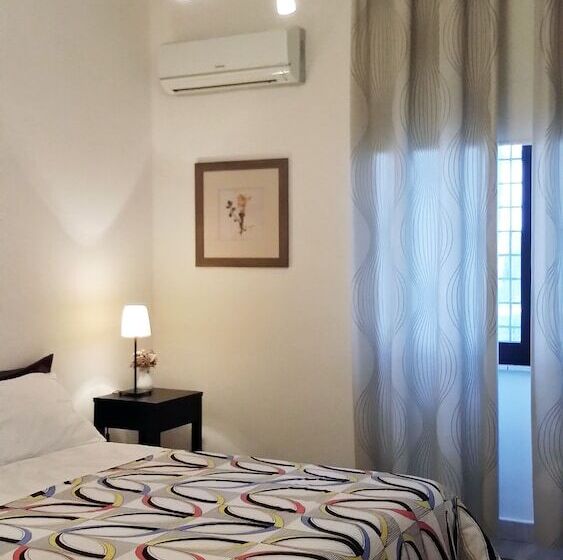 חדר סטנדרט, Mazzara Farm