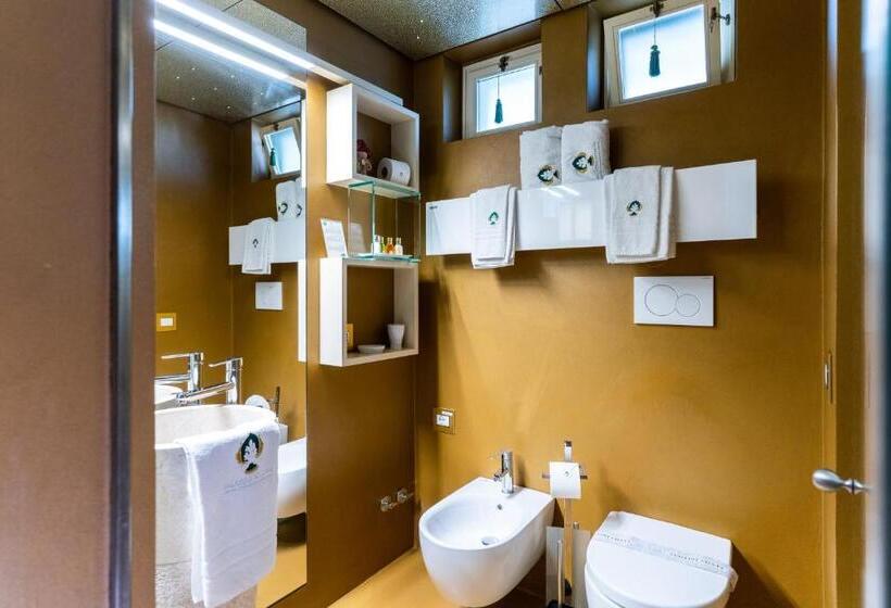 Полулюкс Повышенной Комфортности, Palazzo Scotto