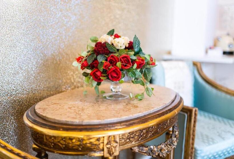 Полулюкс Повышенной Комфортности, Palazzo Scotto