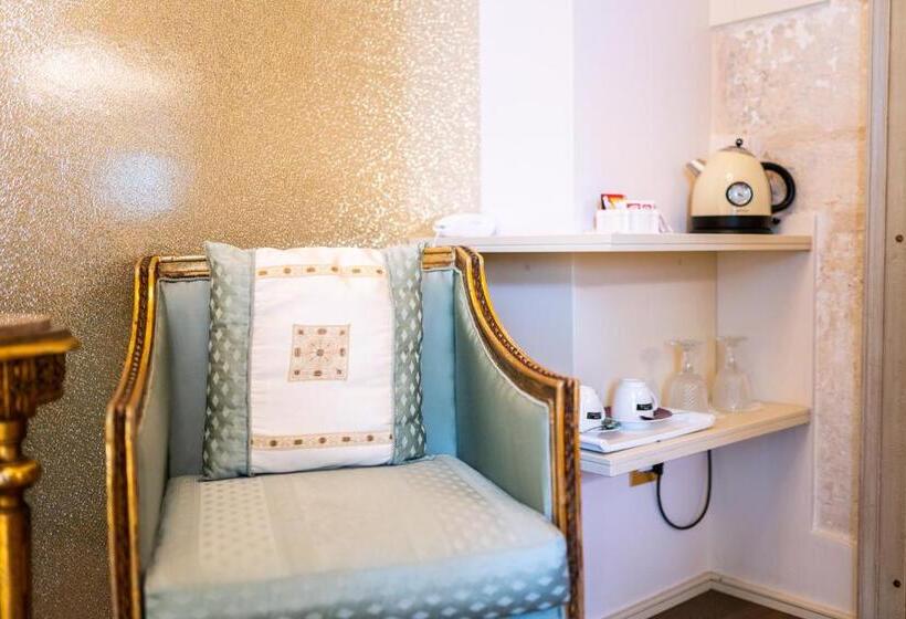 Полулюкс Повышенной Комфортности, Palazzo Scotto