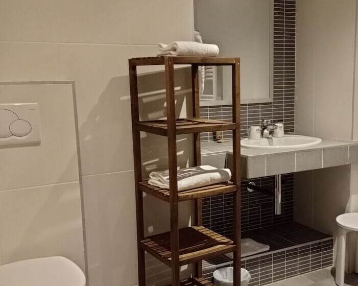 Номер Стандарт, De La Couronne