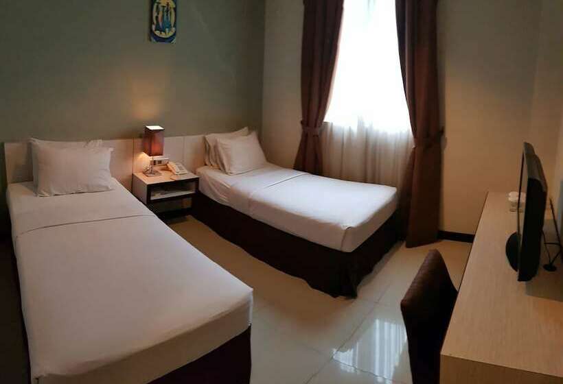 Delüks Oda, N3  Zainul Arifin