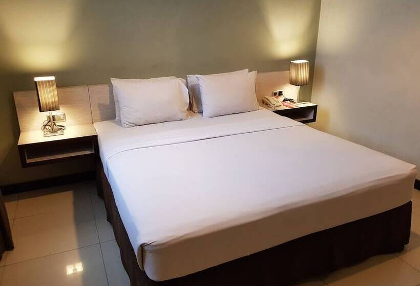 Delüks Oda, N3  Zainul Arifin