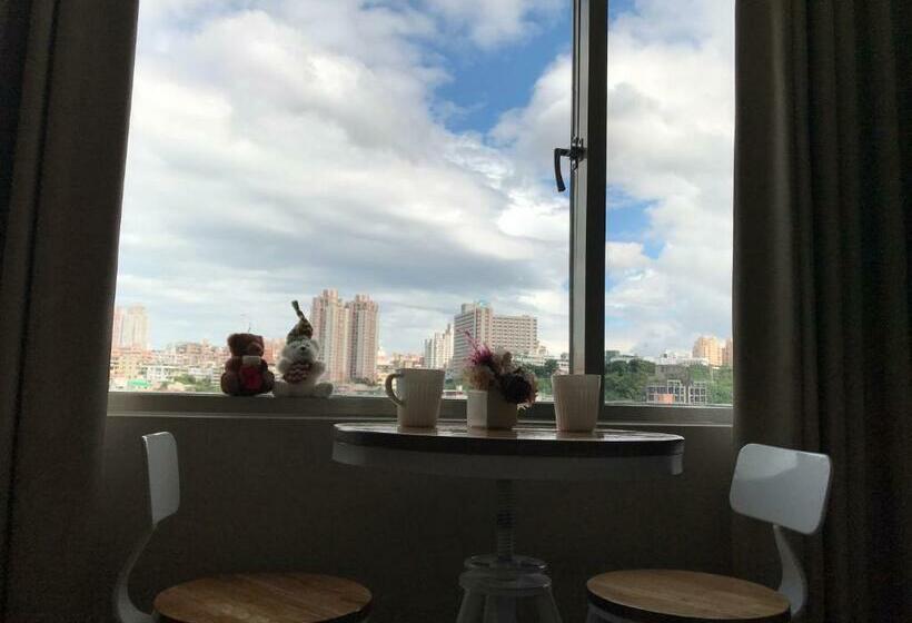 اتاق اکونومی, Open Room