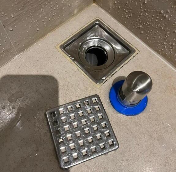 اتاق اکونومی, Open Room