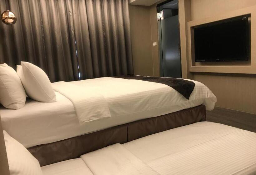 Deluxe Room Mountain View, Open Room