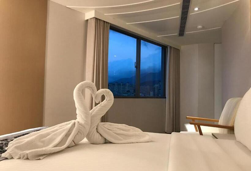 اتاق استاندارد با چشم‌انداز کوهستان, Open Room