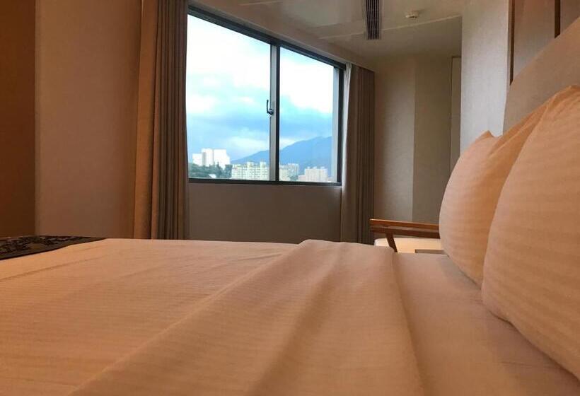 اتاق استاندارد با چشم‌انداز کوهستان, Open Room