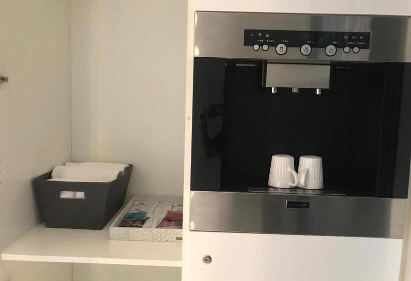 اتاق استاندارد با چشم‌انداز کوهستان, Open Room