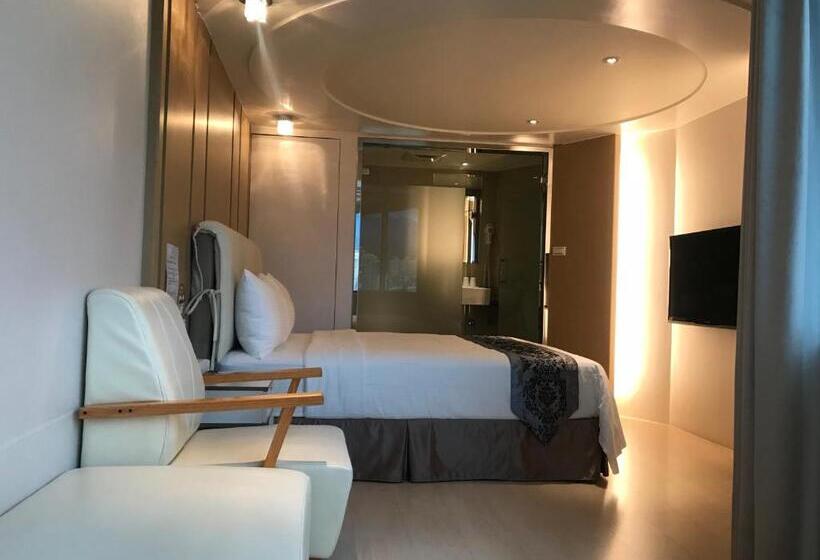 اتاق استاندارد با چشم‌انداز کوهستان, Open Room