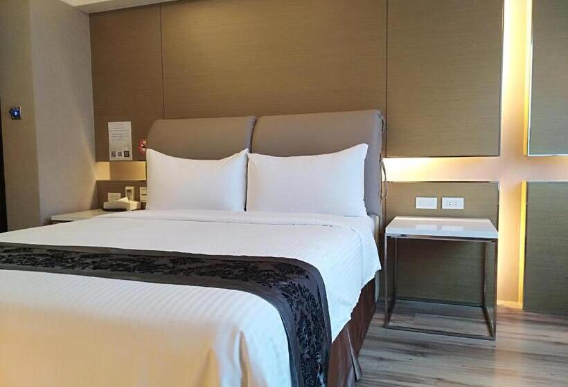 اتاق استاندارد با چشم‌انداز کوهستان, Open Room