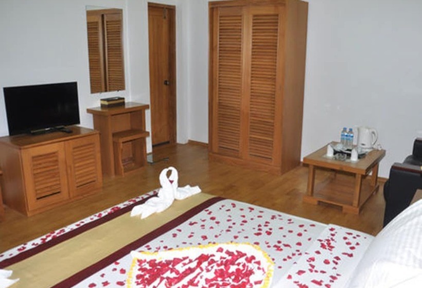 سوییت اجرایی, Paragon